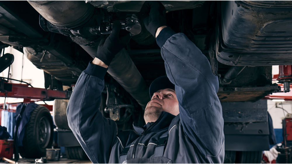 Fluid leaks: what to look for under the truck