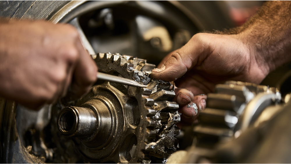 Gear Grinding or Light Whine: Stop Driving, or Schedule an Inspection?